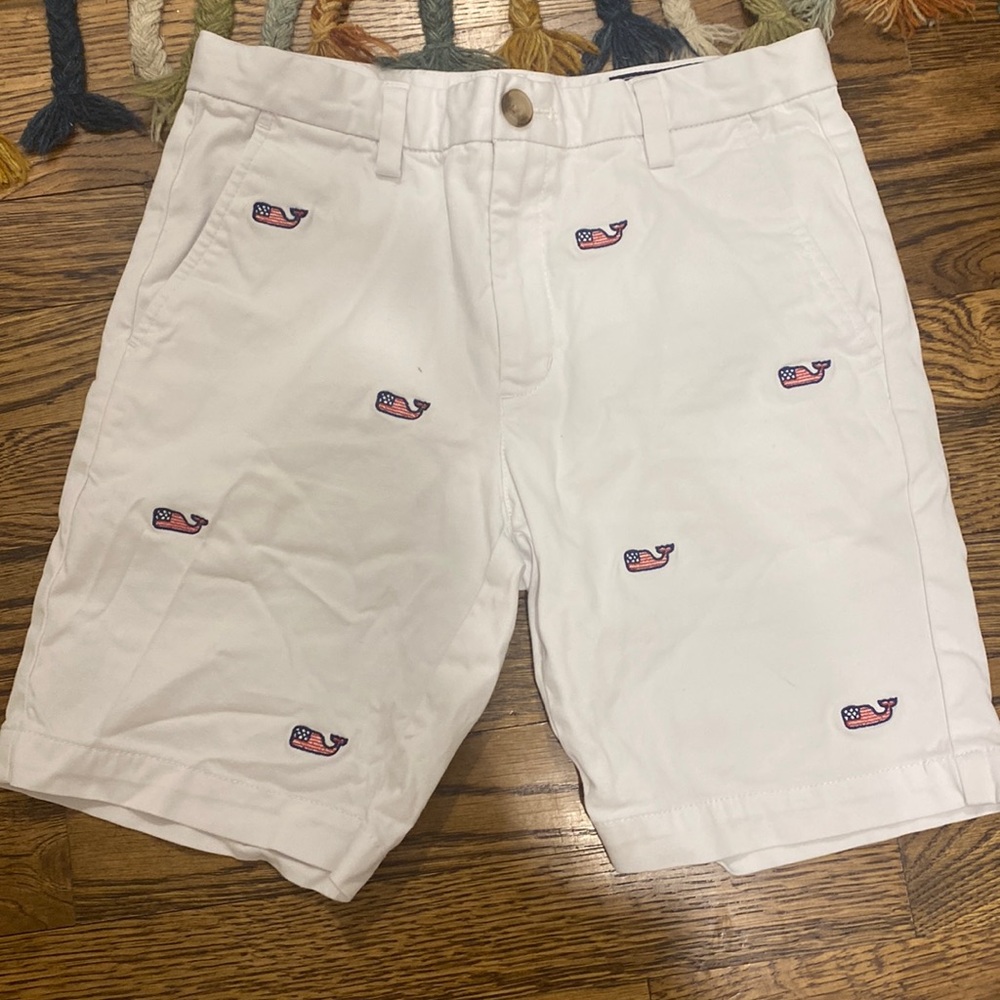 Boys size 8 vineyard vines shorts